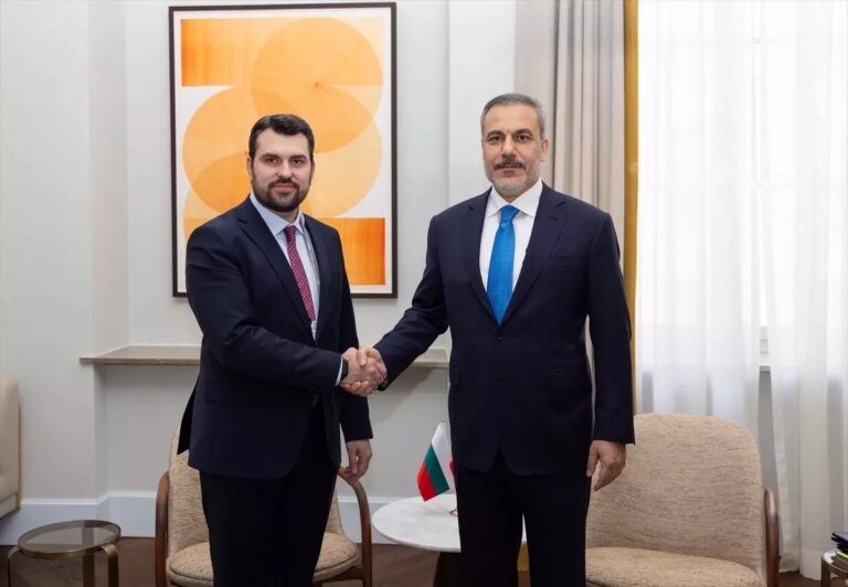 fidan-sudan-ve-bulgaristanli-bakanlarla-gorustu-cjpwfSIN.jpg