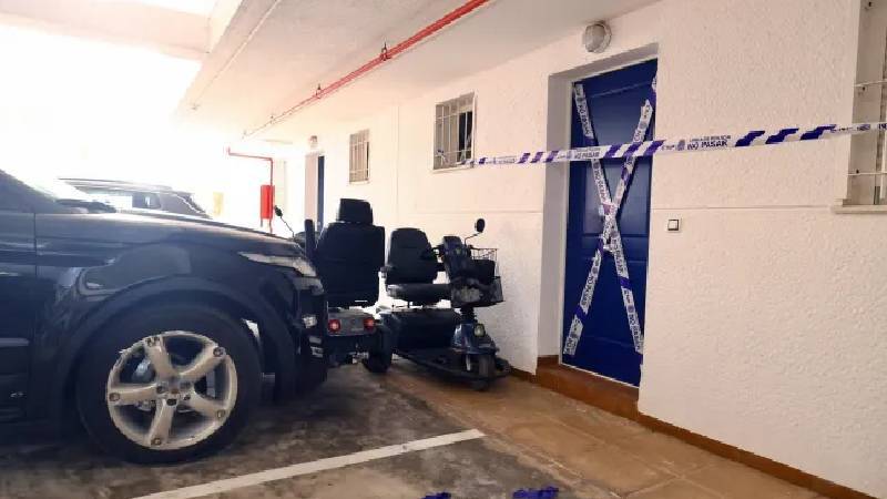 64 yaşındaki kadın, yakın arkadaşını elektrikli süpürge kablosuyla boğarak öldürdü