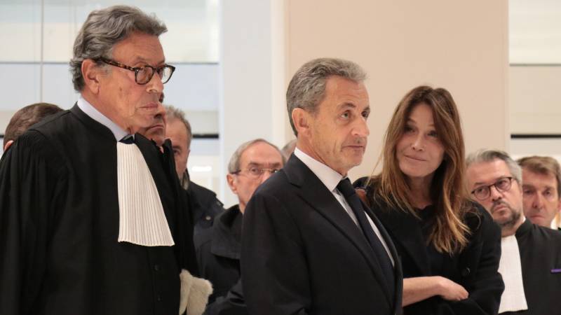 Eski Fransa Cumhurbaşkanı Sarkozy’e Libya davasında “suç örgütü kurmak”tan 5 yıl hapis cezası