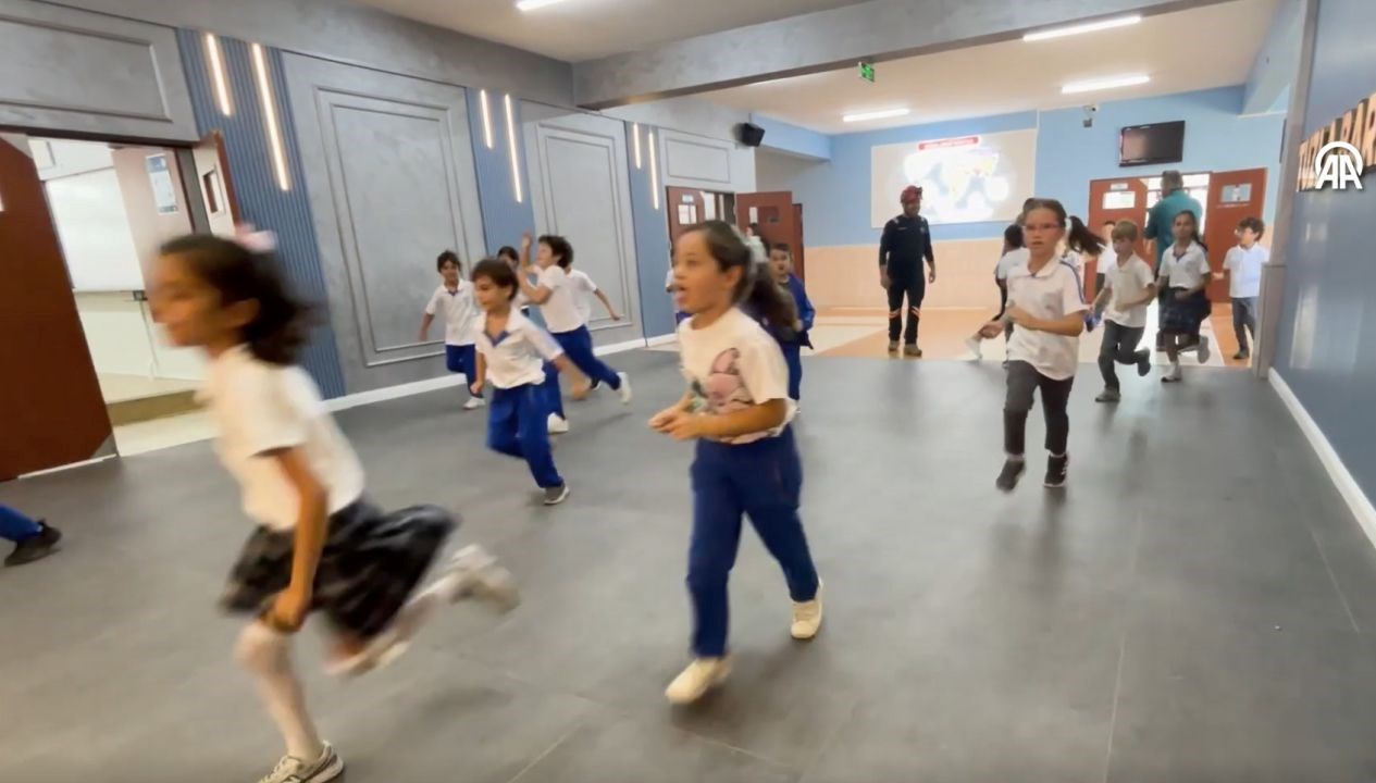 İstanbul’da tsunami tatbikatı: Sirenler çaldı, öğrenciler okuldan çıktı