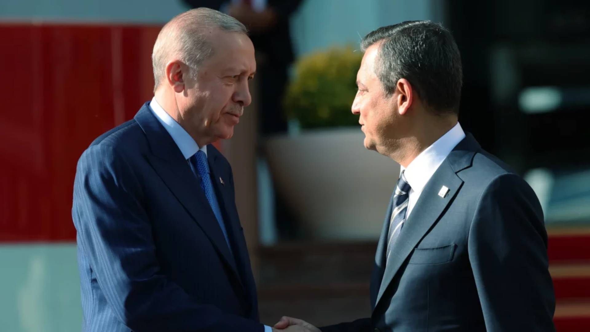 Özel, Erdoğan’a seslendi: Manavgat iddianamesinden sonra görüntüleri yayınlayacağım, haysiyetin varsa Gezi’deki görüntüleri yayınla!