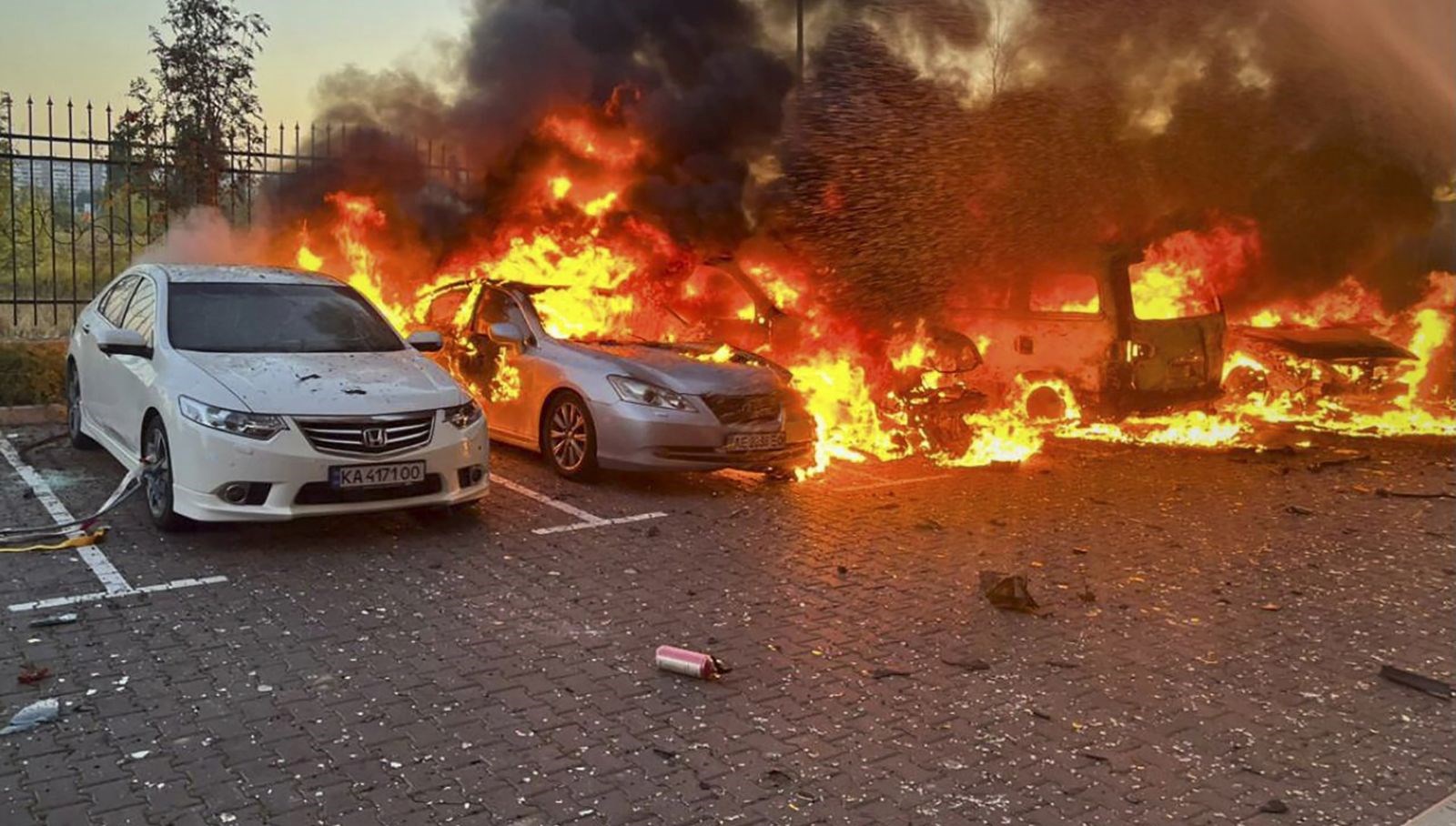 Rusya’dan Ukrayna’ya yoğun hava saldırısı: 3 ölü