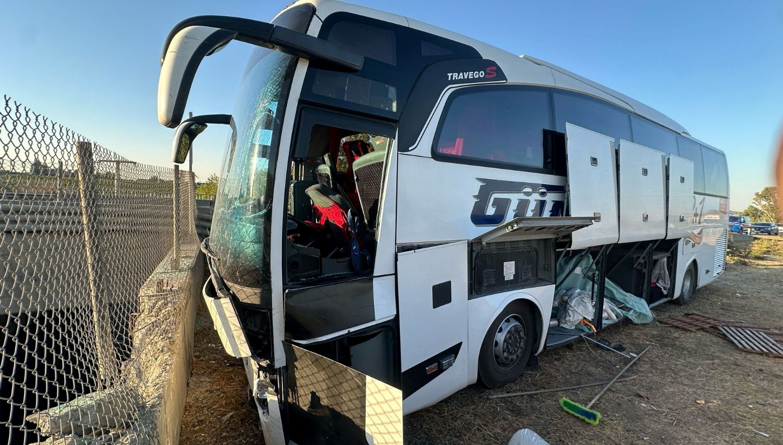 tag otoyolunda kaza 4 yarali ld8tiiTS