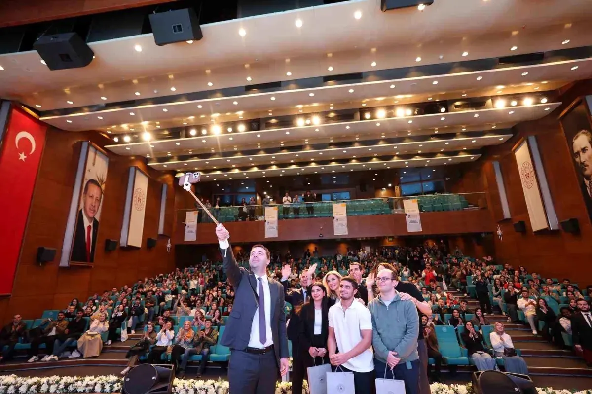 30 alti genclik zirvesinde tip fakultesi ogrencileri bir araya geldi UR6b9uYS.jpg