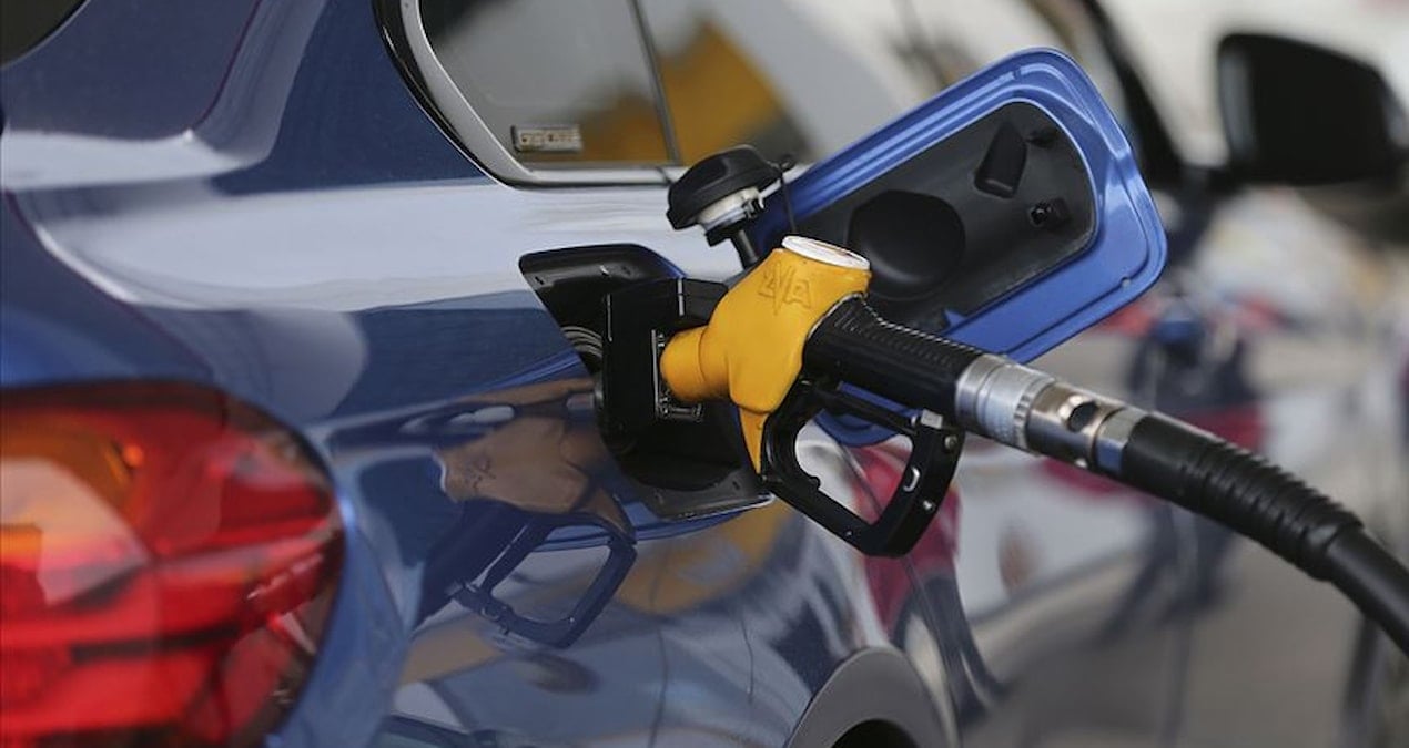 Akaryakıta 2 lirayı aşan Trump zammı