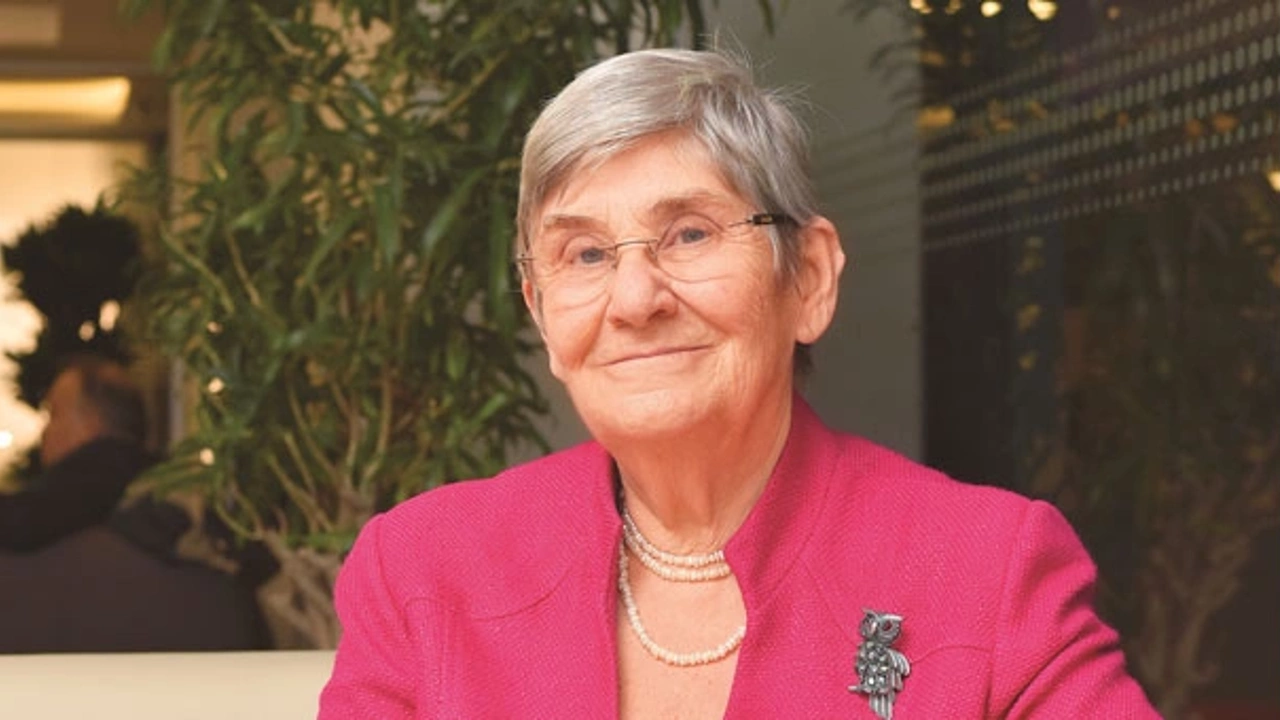 Prof. Dr. Canan Karatay: “Ağrı Kesiciler Kalp Krizi Yapıyor!”