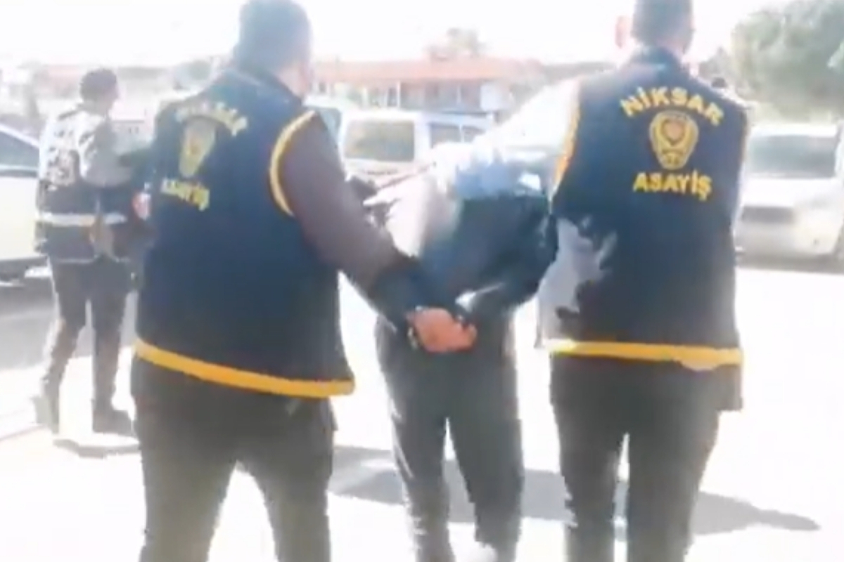 Nitelikli dolandırıcılık şebekelerine yönelik 23 ildeki operasyonlarda yakalanan 64 zanlıdan 25’i tutuklandı