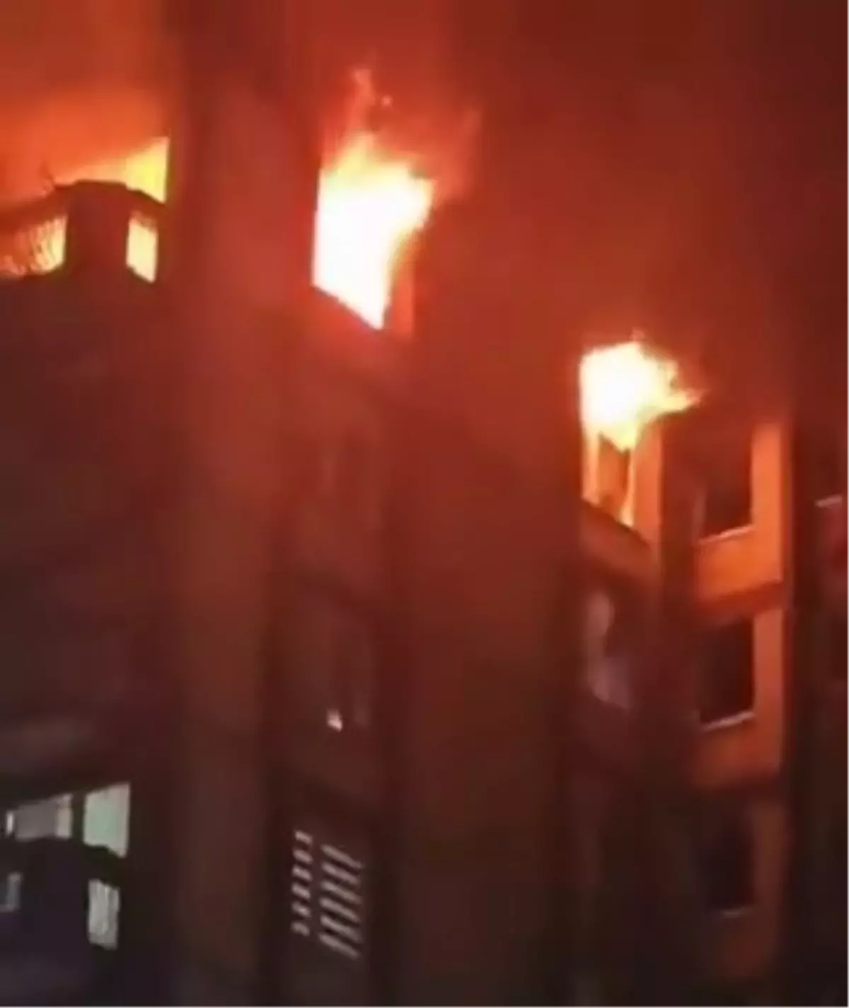 Tuzla Huzurevinde Yangın: 10 Ölü, 20 Yaralı