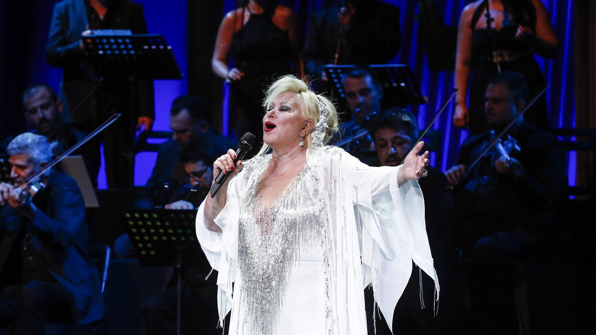 Ünlü sanatçı kalp krizi geçirmişti: Yoğun bakıma alındı