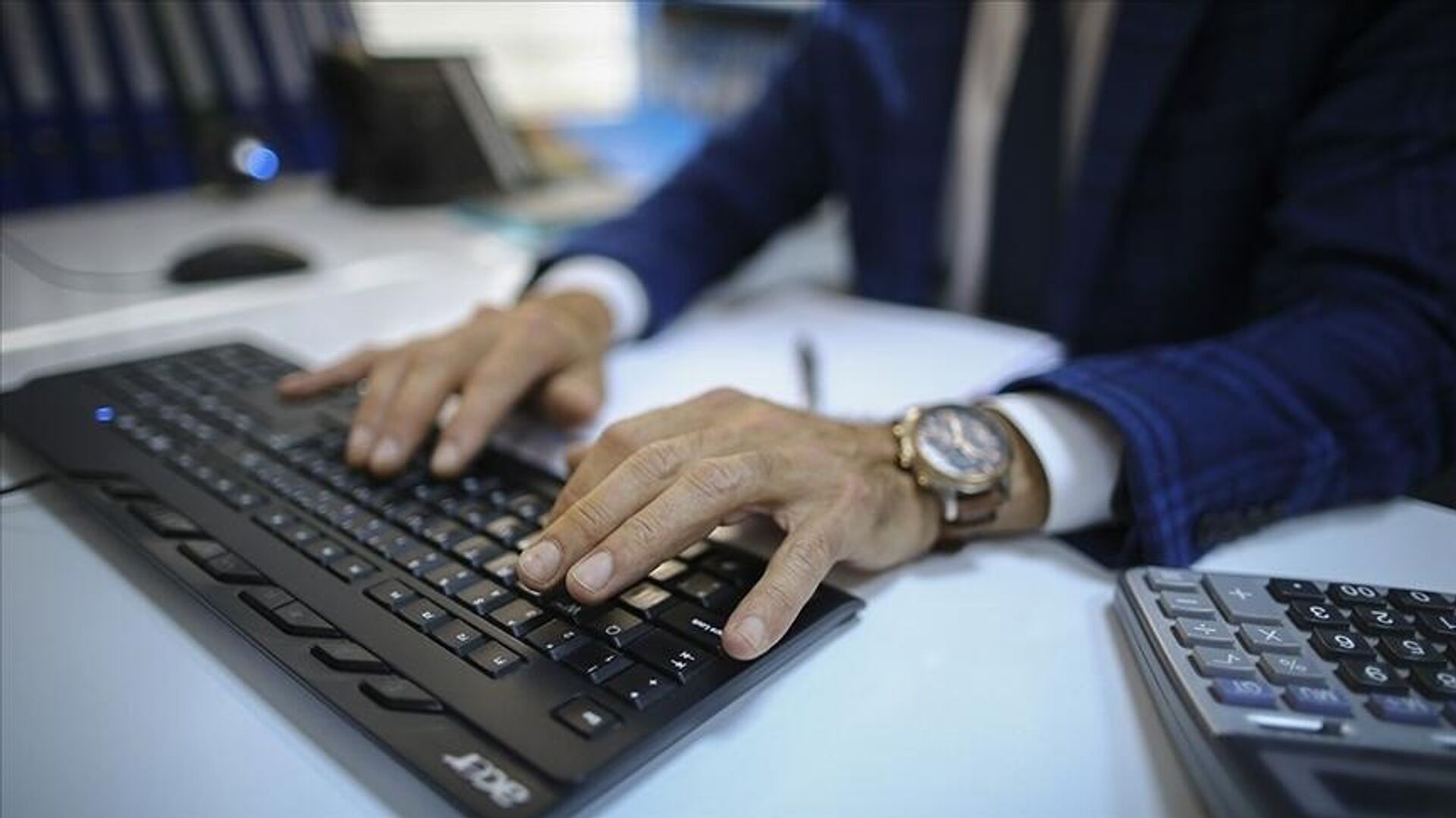 Yargıtay’dan ihbar tazminatı kararı: İşçi ihbar süresindeki zamdan yararlanabilir mi?