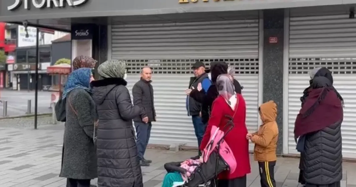 Düzce’de kuyumcu vurgunu iddiası: Mağdurlar evin önünde toplandı