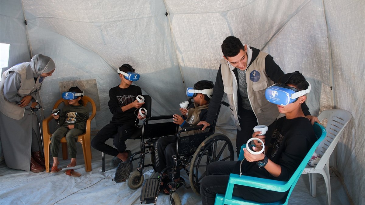 Gazze’de savaş travması yaşayan çocuklar sanal gerçeklikle rehabilite ediliyor