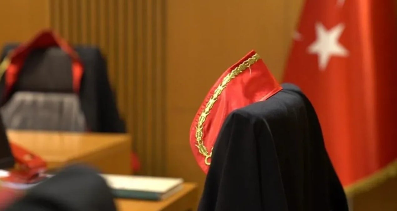 Hakim sanığı mahkemede görünce şaşıp kaldı: ‘Seni mi müdür yaptılar?’