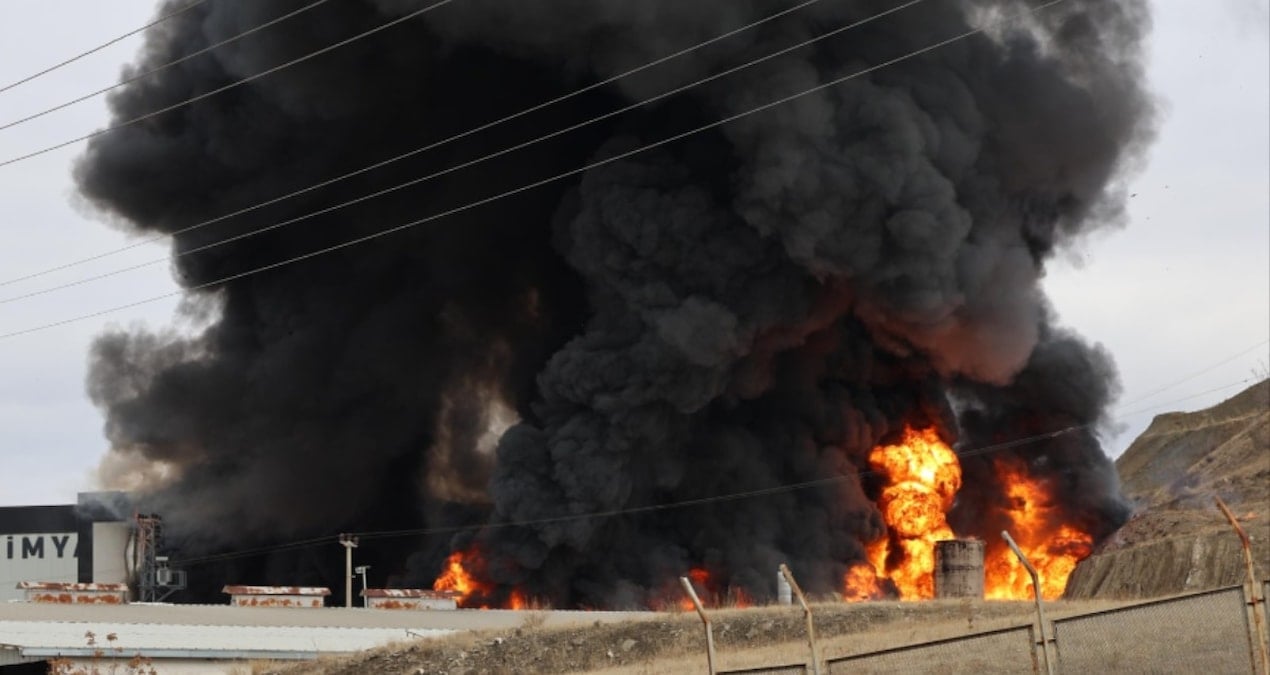 Kırıkkale’de fabrika yangını! Alevlerle mücadele devam ediyor