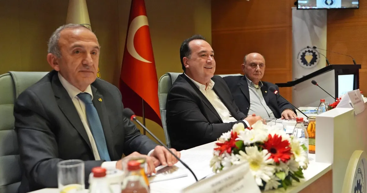 Manisa’da Başkan Dutlulu, Ticaret Odası’nda iş insanlarıyla buluştu