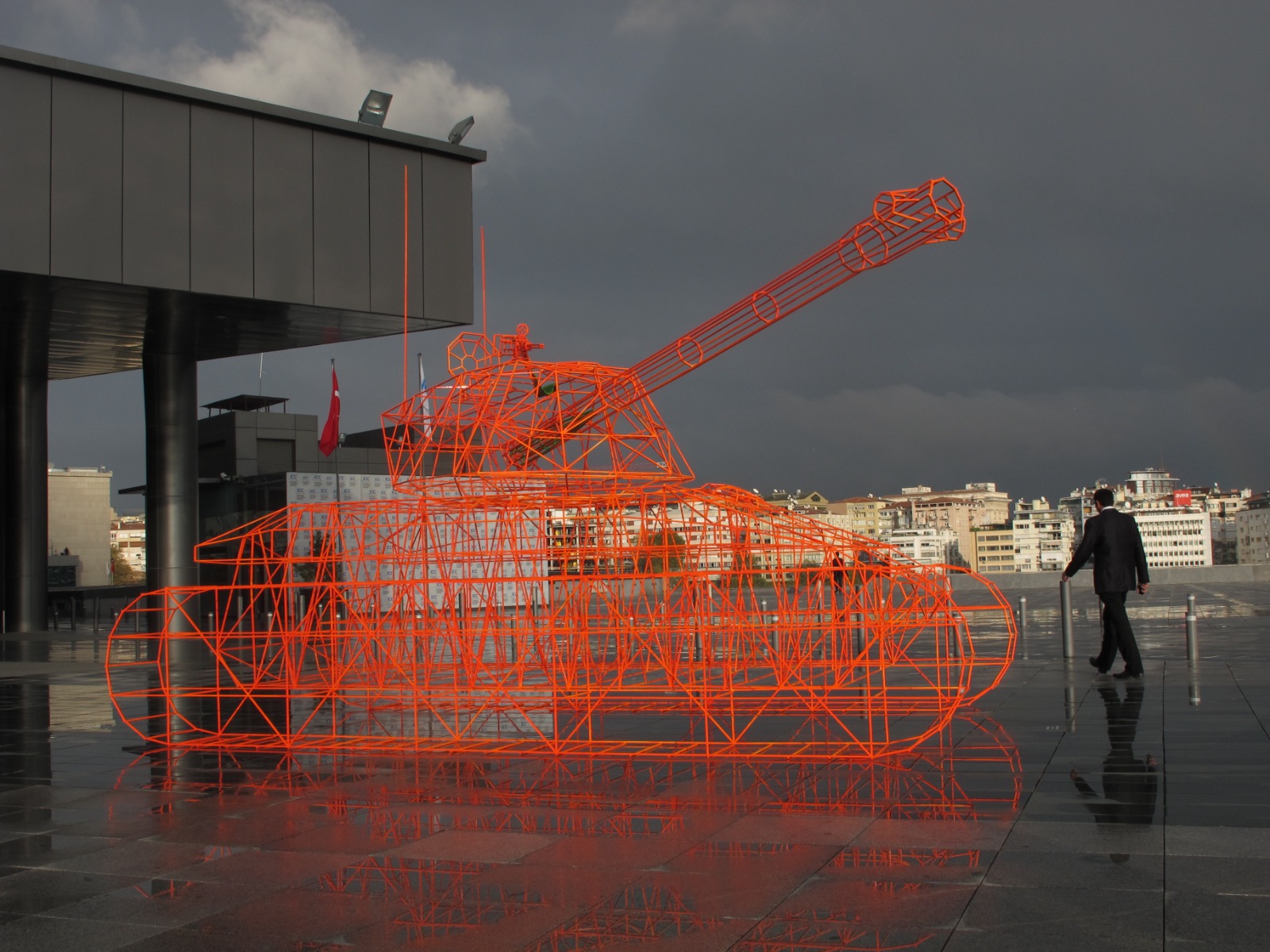 Erdal Duman’ın Yeni Dönemi: Pi Artworks ve “Geldiysen cama taş at”