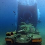 19 Mayıs Kutlamaları: Dalgıçlar Saros’ta Tank Batığında Büyük Türk Bayrağı Sergiledi