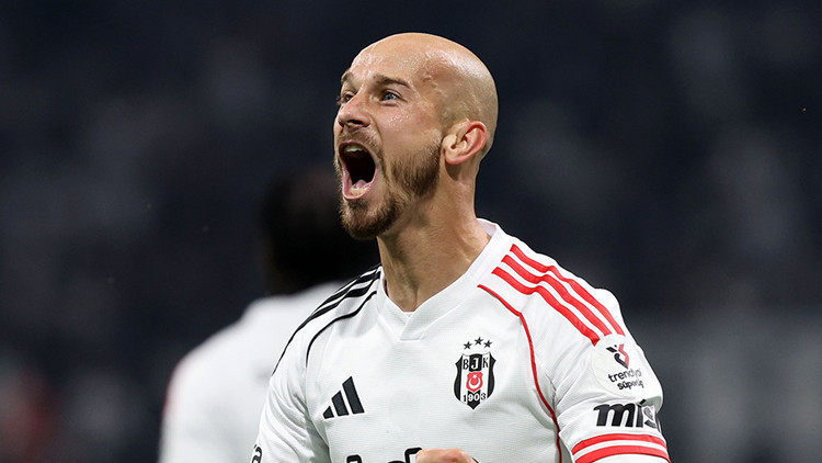 Besiktasin yildizi vaclav cernyden milli takim karari vHBCUHgA