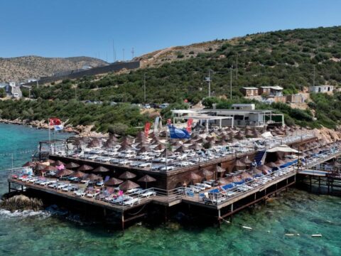 Bodrum halk plajlarina rekor ilgi deniz ucretsiz lahmacun 250 tl 4U2vHy8n